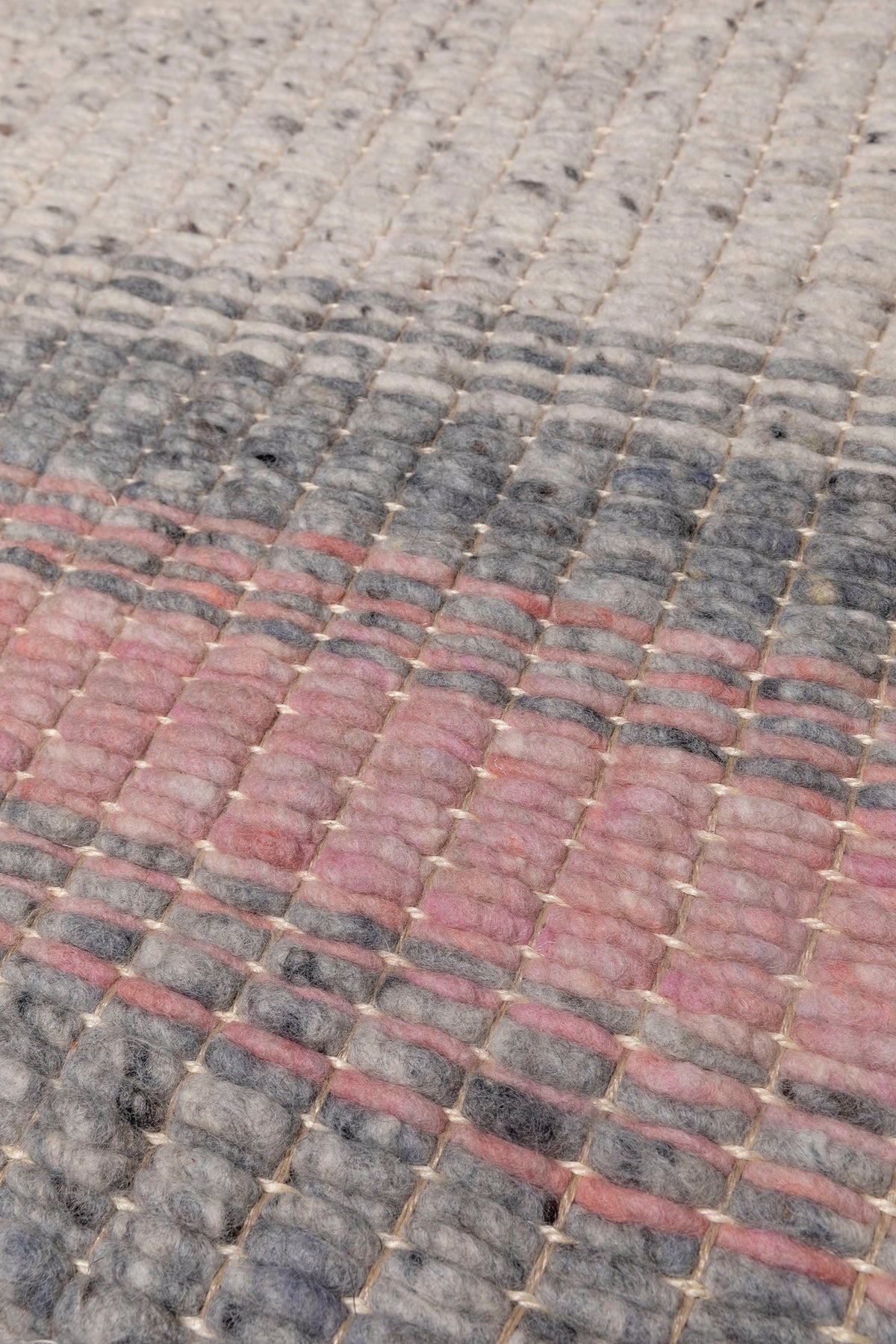 Structuur vloerkleed MOMO Rugs Varenna Pink – leveranciersfoto