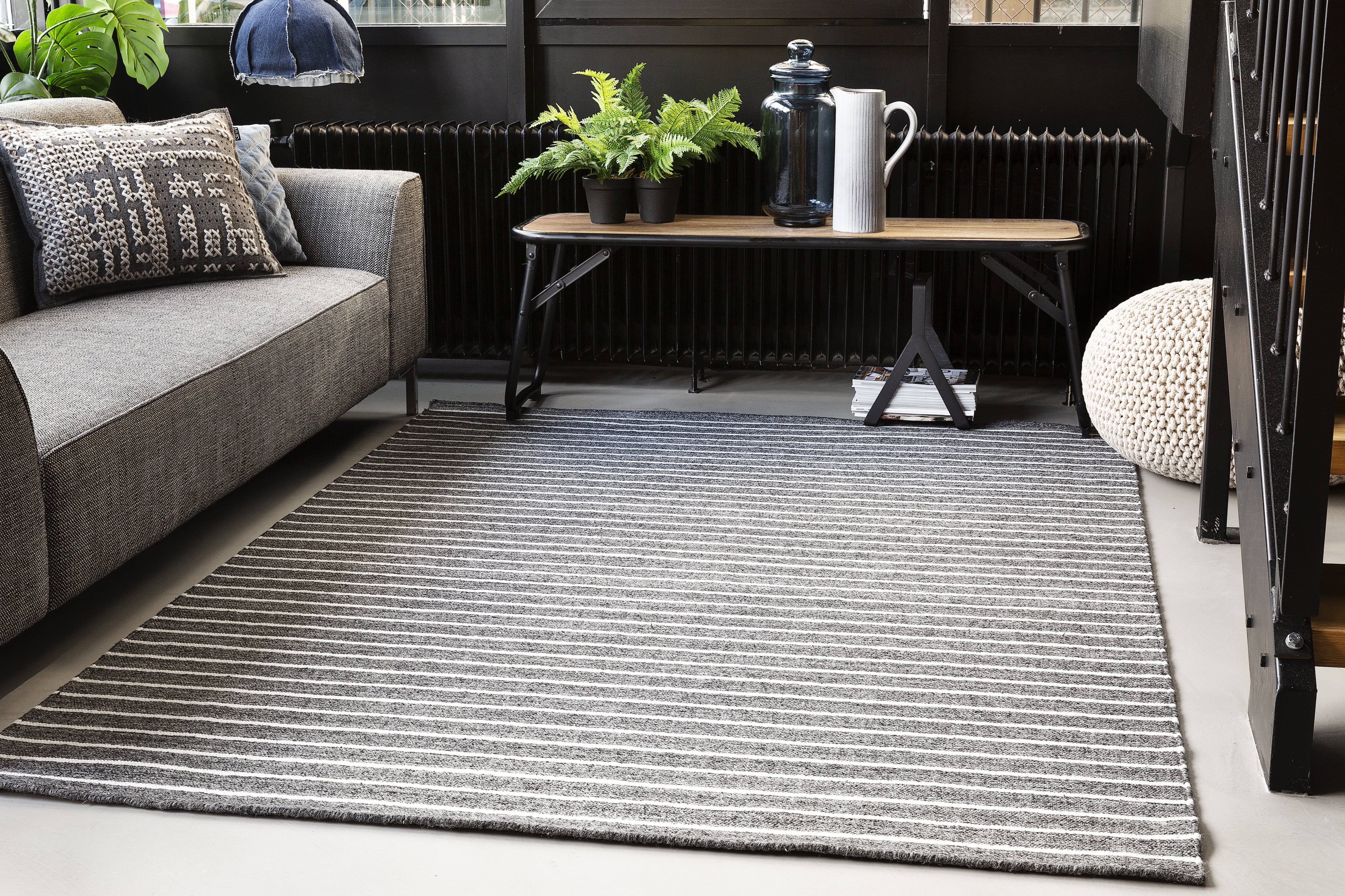 Vloerkleed Nouveau Strips Dark Grey