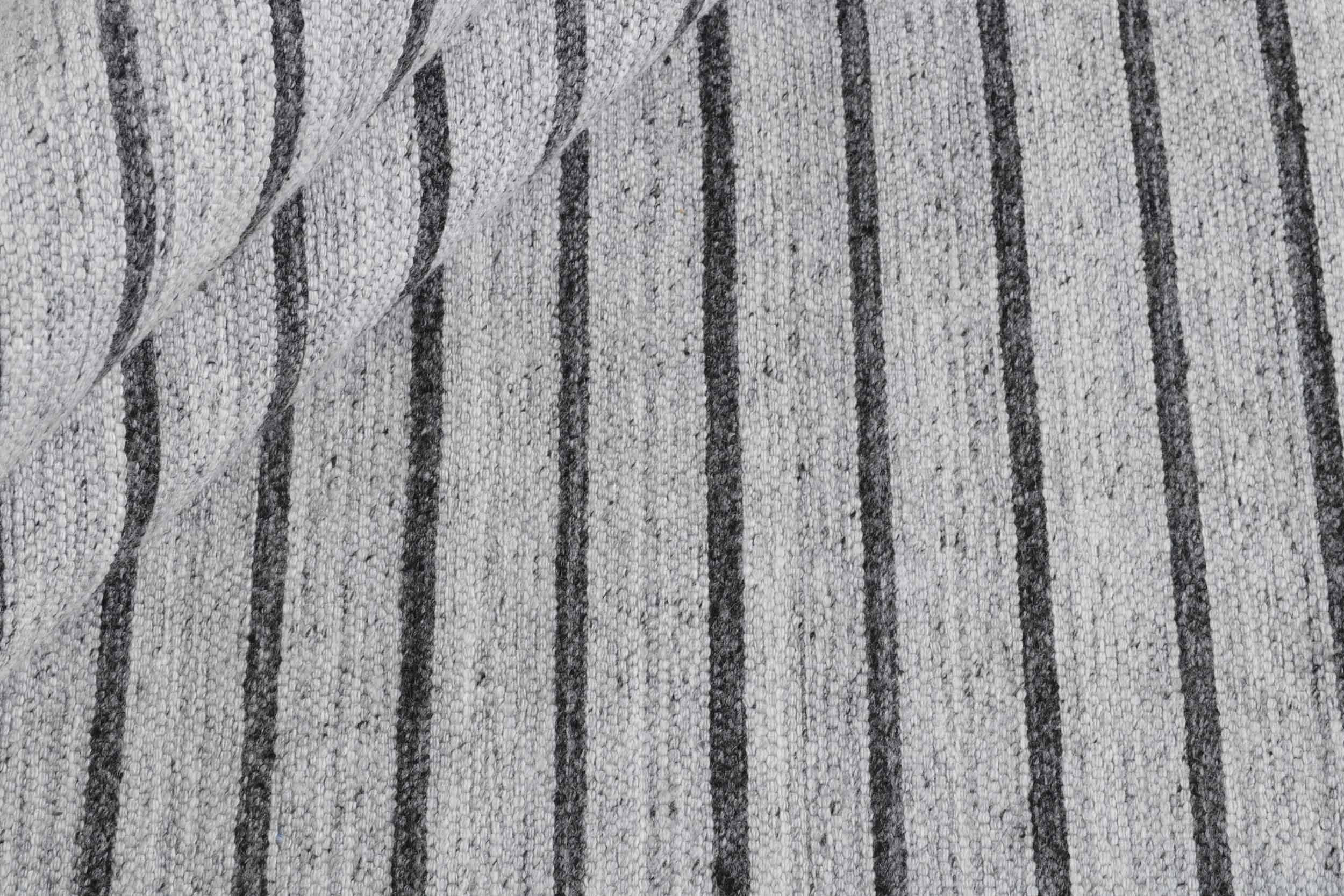 Laagpolig vloerkleed MOMO Rugs Nouveau Stripes Silver Dark Grey