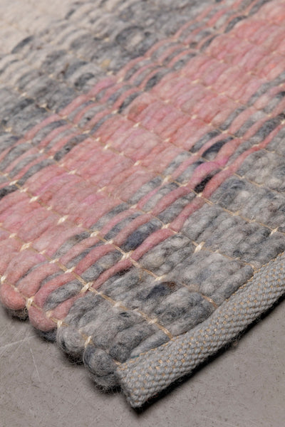 Structuur vloerkleed MOMO Rugs Varenna Pink – leveranciersfoto