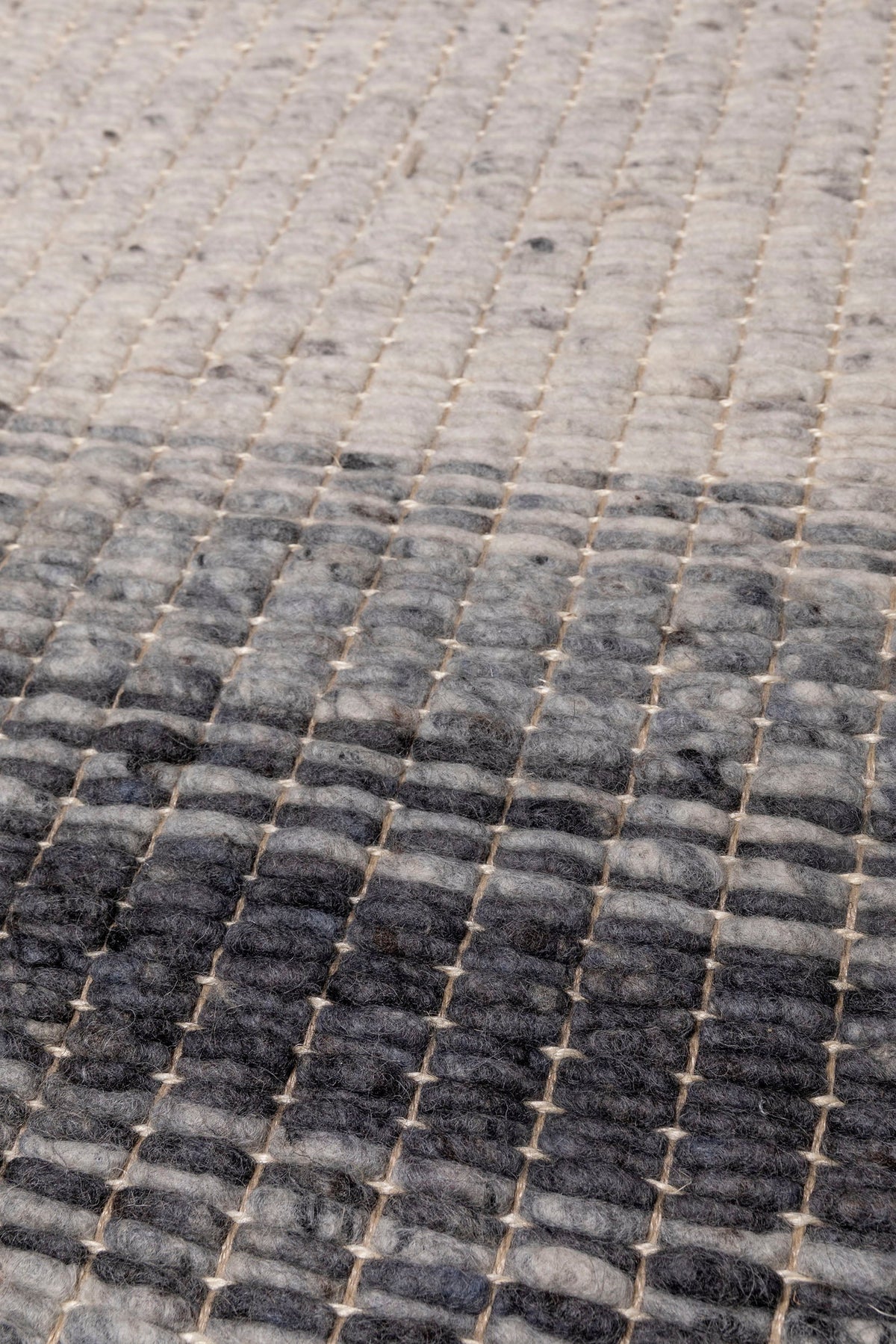 Structuur vloerkleed MOMO Rugs Varenna Black – leveranciersfoto