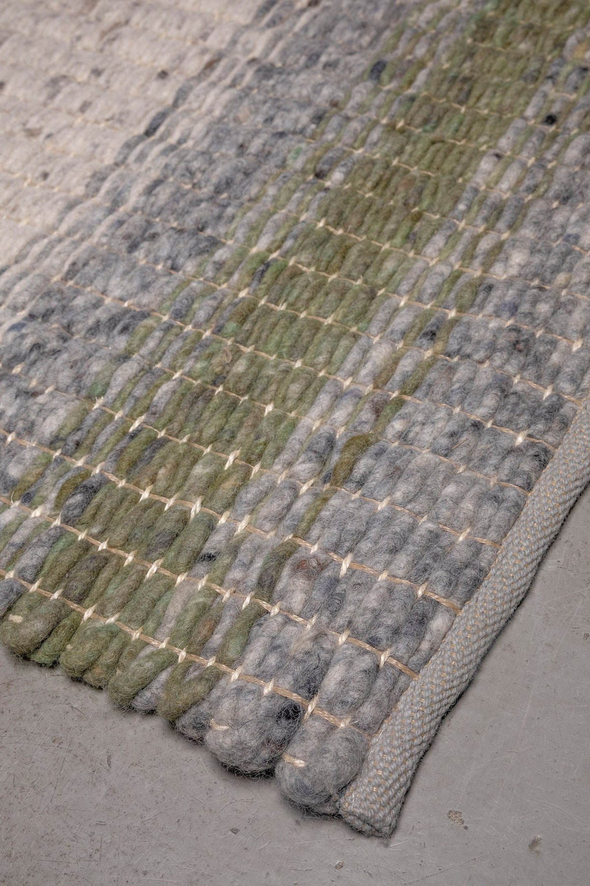Structuur vloerkleed MOMO Rugs Varenna Green – leveranciersfoto