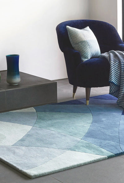 Rond vloerkleed Claire Gaudion Rhythmic Tides Indigo Round